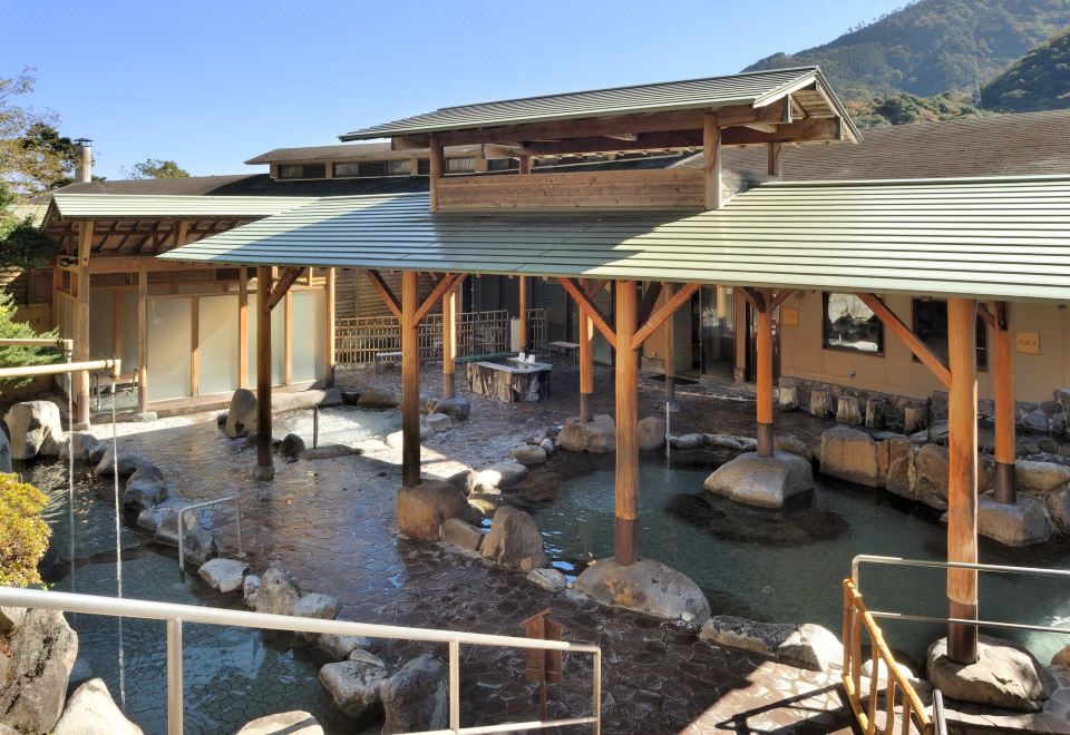 1. 호텔 오카다..