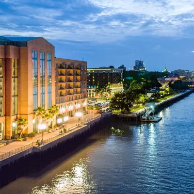 Marriott Savannah Riverfront Hotels near McAlpine Square Shopping Center