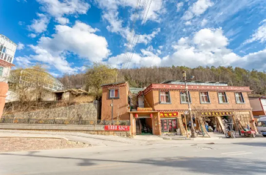 Donkey House Youth Hostel (Shangri-La Dukezong Ancient City Branch)