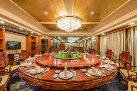 Rezen Hotel Qinghai Jinding Отели рядом с достопримечательностью «Huangshui Forest Park»