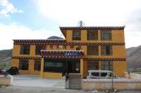 Daolu Fuju B&B Hotels near Zunsheng White Tower