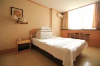 Qixia Haojia Hotel