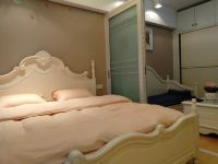 南京亿则公寓 - 欧式浪漫大床房