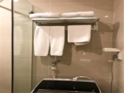 青年陽光公寓（台州萬達店）