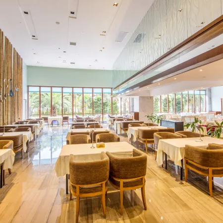 Days Hotel & Suites by Yangjiang