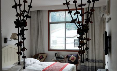 Forest Inn - Housity