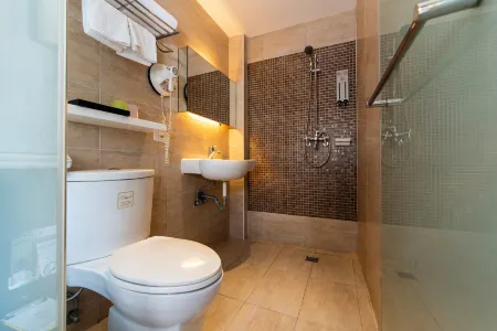 高雄日光河堤時尚旅店