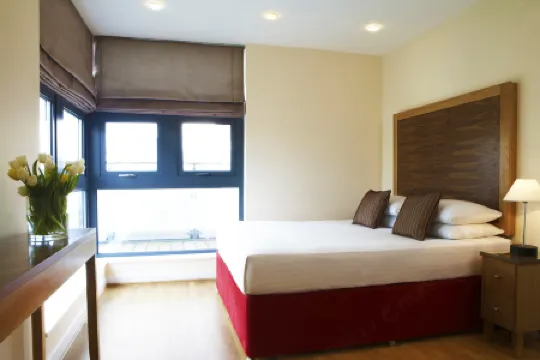 金絲雀碼頭瑪琳公寓