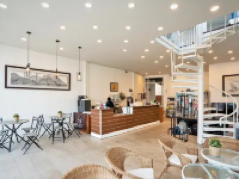 คอนเน็ก โฮสเทล