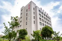 Xingtianxia Holiday Hotel Hotels in People's Square&Haining Railway Station