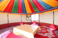 Amani Bread & Ger · Mongol Ger Guesthouse (Xilamuren Grassland) - con vista montagne
