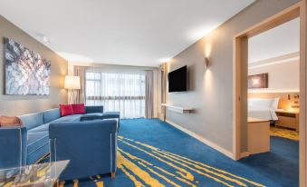 The Holiday Inn Express Shanghai Hongqiao Cotai Strip features a seating area at Holiday Inn Golden Mile