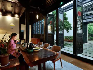 Blossom Hill Hotels & Resorts · Qiushuli