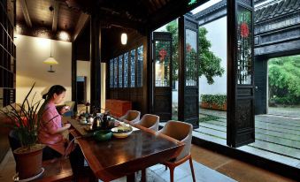 Blossom Hill Hotels & Resorts · Qiushuli