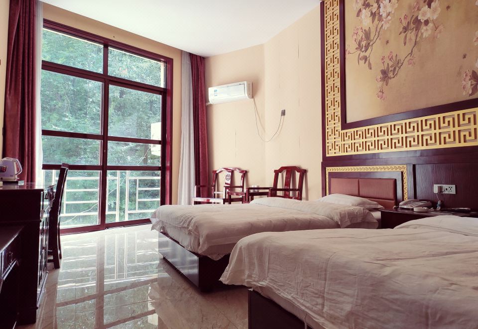 Xi chuan xiang yuan bin guan - Housity