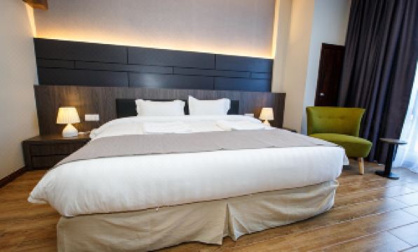 Lintas Platinum Hotel