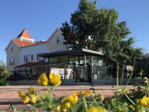 Burqin Mibei Boutique Homestay (Russian Style Pedestrian Street Branch)