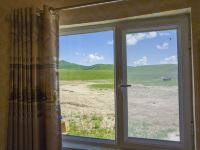 乌兰布统蒙古营度假村 - 贵宾草原观景电暖炕蒙古包套房