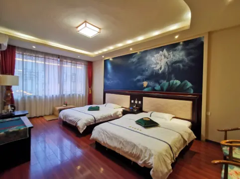 般若·蓮客棧（峨眉山旅遊客運中心店）