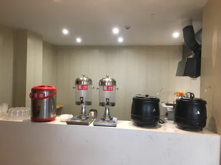 Aozhong Hotel Отели в г. Дэань