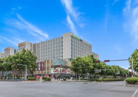 Holiday Inn Express Qingdao Chengyang Central Отели рядом со станцией Chengyang Railway Station