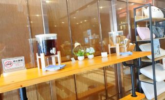 lnsail Hotel (Shenzhen Luohu Railway Station Xiangxi Cun Metro Station) - Housity