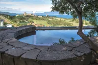 Fuxian Lake Tongchenyuan Lakeview Hot Spring Homestay - رومانسي