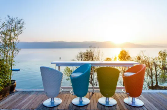 Dali Tingyun Sea Lake View Holiday Hotel โรงแรมใกล้คลื่นลม