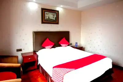 Three-person Hotel Hôtels à : Pengxi