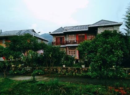 Jinggangshan Mountain Family Style Courtyard