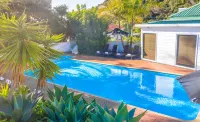 Scenic Hotel Bay of Islands - piscina