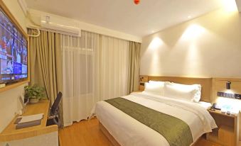 GreenTree Inn Express Hotel (Qinhuangdao Shanhaiguan World No.1 Guandian)