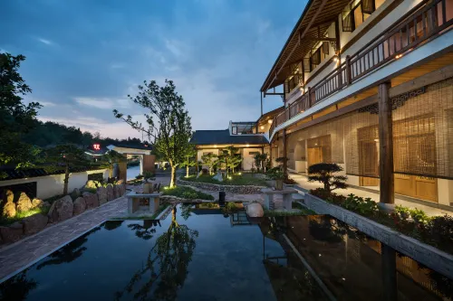 December Shanshe Inn