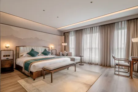 Chengdu Linxili House Hotel (Zhonghai International Jinzhou Road Subway Station) Отели рядом с достопримечательностью «Sichuan Daxue Jincheng College»