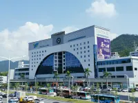Vienna Hotel (Shenzhen Bijiashan Yinhu subway station) Hotel dekat Bijiashan Park Secondary Peak