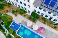 Cloud CLOUD Southeast Asia Holiday Beauty - Pools