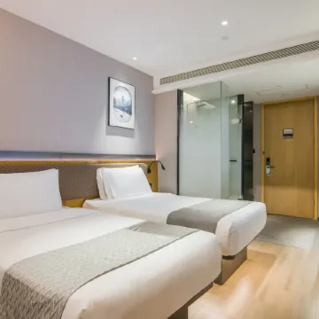 SKYBIRD Hotel (Shanghai Hongqiao Airport & National Exhibition and Convention Center)