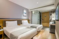 SKYBIRD Hotel (Shanghai Hongqiao Airport & National Exhibition and Convention Center)