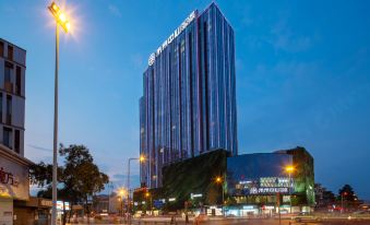 SunGold Shanggu Future Hotel (Taikoo Li Future Center Selection Store)