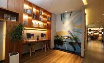 Fillmore Hotel (Xi'an Bell Tower Subway Station Huimin Street)