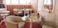 Hôtel le Chantilly - servizio colazione