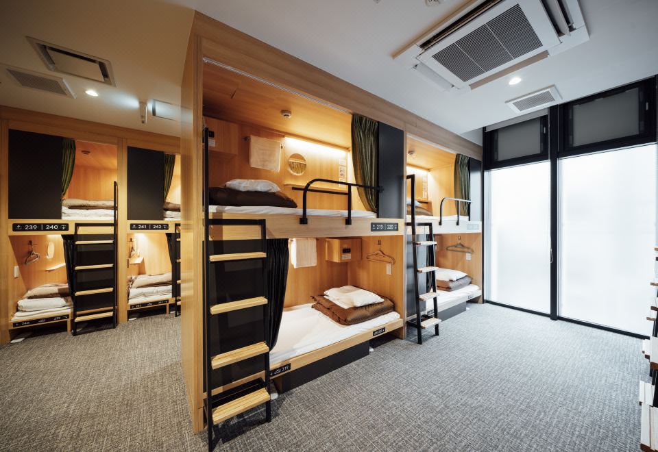 4. 위베이스 히로시..