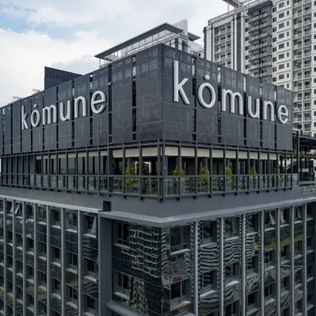 Komune Living Отели рядом с достопримечательностью «Пантай Далам»
