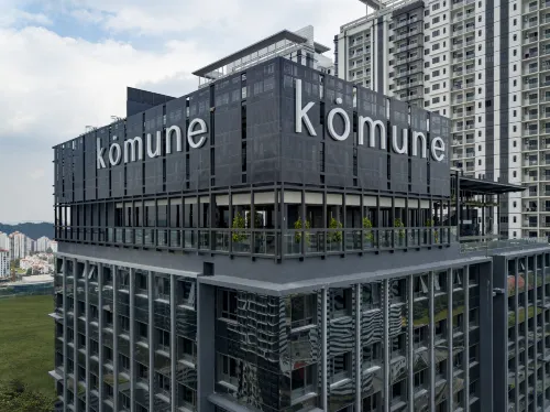 Komune Living - Family