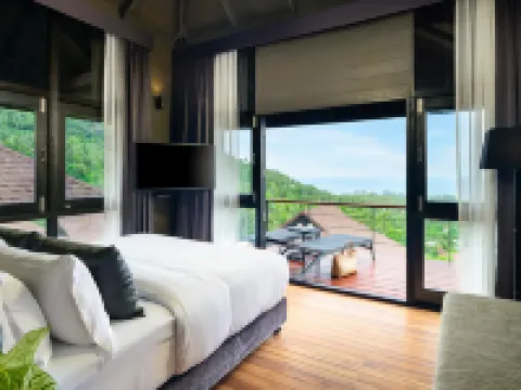 เดอะ ธนา รีสอร์ท เกาะเต่า โรงแรมในอำเภอเกาะพะงัน