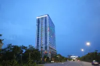 Central Luxury Hạ Long Hotel Các khách sạn gần Cửa Hàng Tạp Hóa Nguyễn Thị Nhị