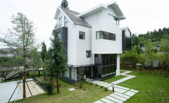 Ling Li Mu Li Holiday Hotel