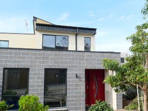 Apollo Bay Seal Apartments