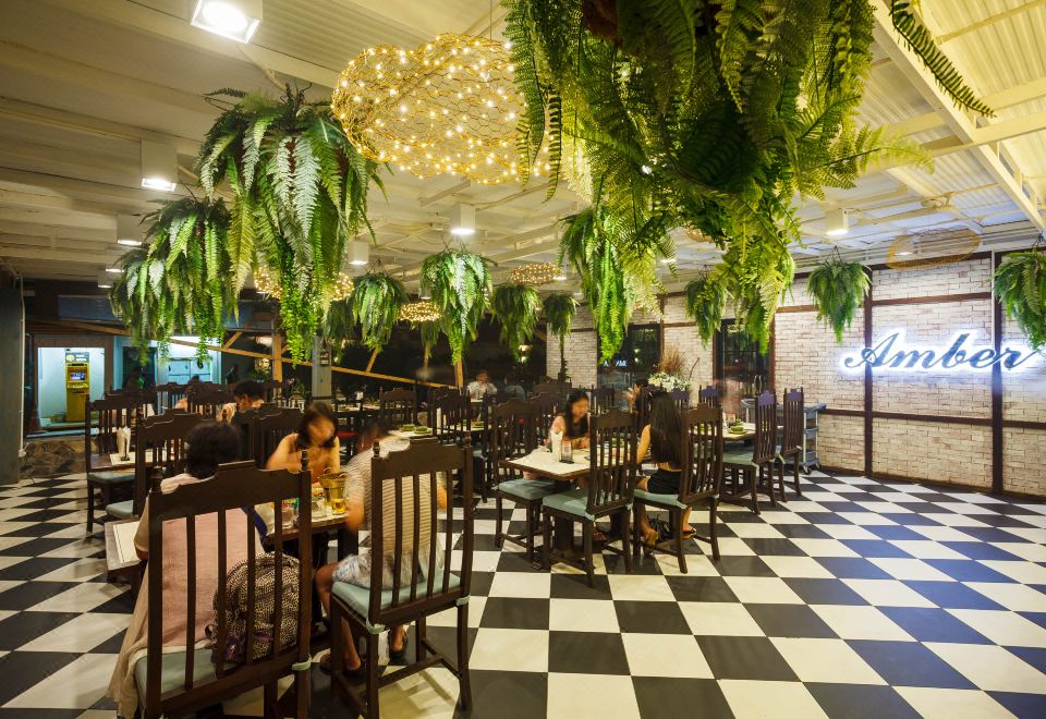 카론 해변과 바우만카사 비치 리조트