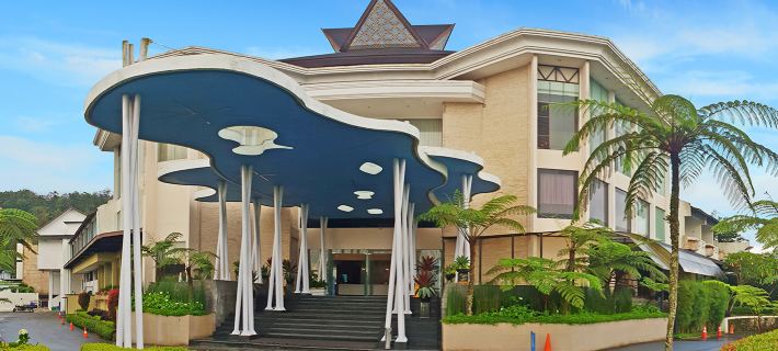 Mikie Holiday Resort & Hotel Hotel di Kabupaten Karo